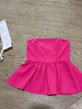 French Connection Whisper Strapless Peplum Top in Raspberry Sorbet #summervibes